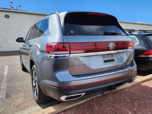 Used 2025 Volkswagen Atlas SE image 4