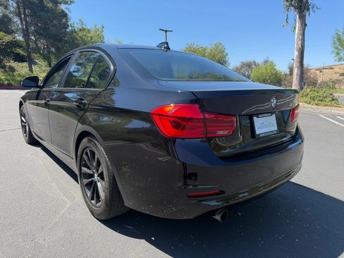 Used 2017 BMW 320i Sedan RWD image 3