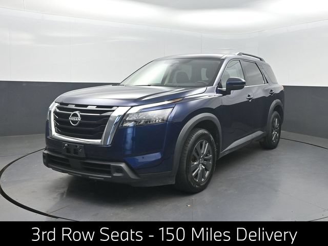 Used 2024 Nissan Pathfinder SV FWD image 1