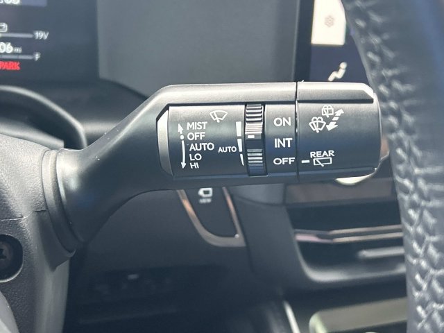 Used 2024 Lexus GX 550 w/ Accessory Package (Z1) AWD/4WD image 32