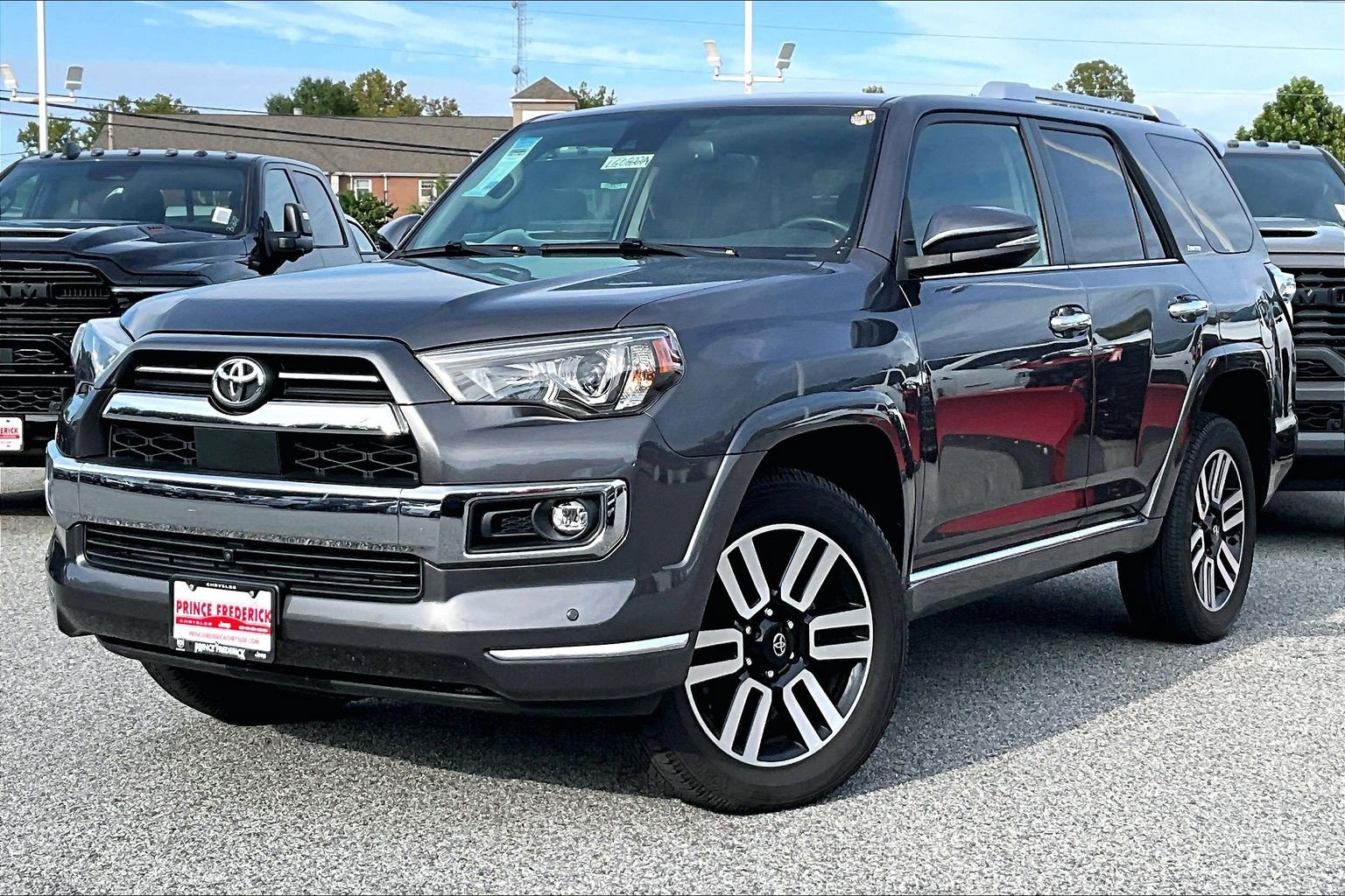 Used 2023 Toyota 4Runner Limited AWD/4WD image 3