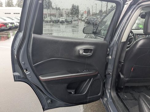 Used 2018 Jeep Compass Trailhawk w/ Navigation Group image 11