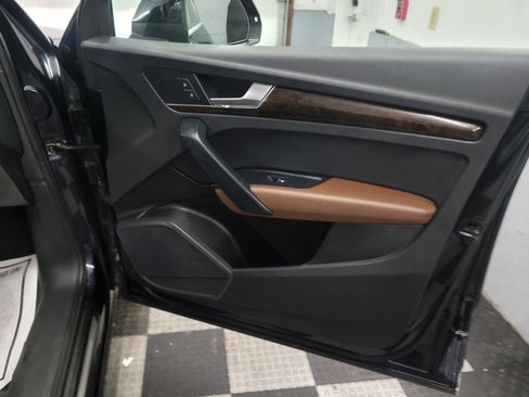 Used 2018 Audi Q5 2.0T Premium Plus w/ Premium Plus Package AWD/4WD image 25