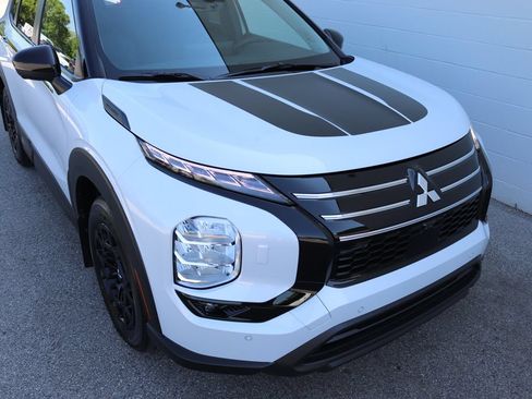 New 2026 Mitsubishi Outlander AWD image 9
