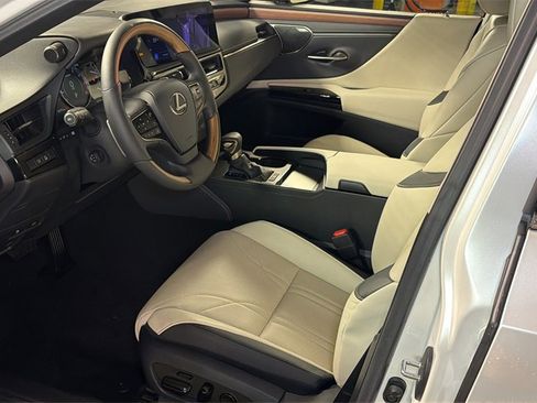 Certified 2025 Lexus ES 350 Ultra Luxury w/ Accessory Package (Z2) image 25