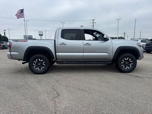 Used 2023 Toyota Tacoma TRD Off-Road AWD/4WD image 7