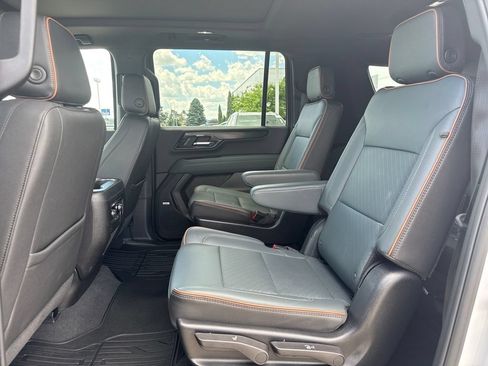 Certified 2025 GMC Yukon XL AT4 w/ AT4 Premium Package AWD/4WD image 39