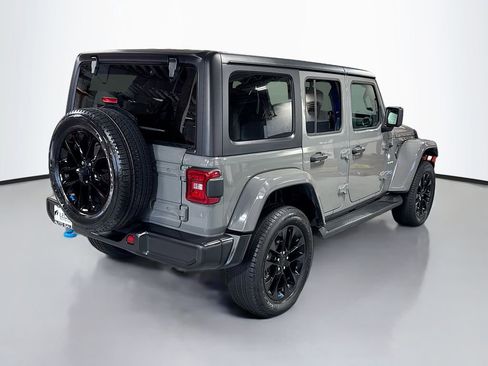 Used 2023 Jeep Wrangler Unlimited Sahara w/ Cold Weather Group image 7