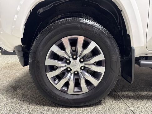 Used 2023 Toyota Tacoma Limited image 4