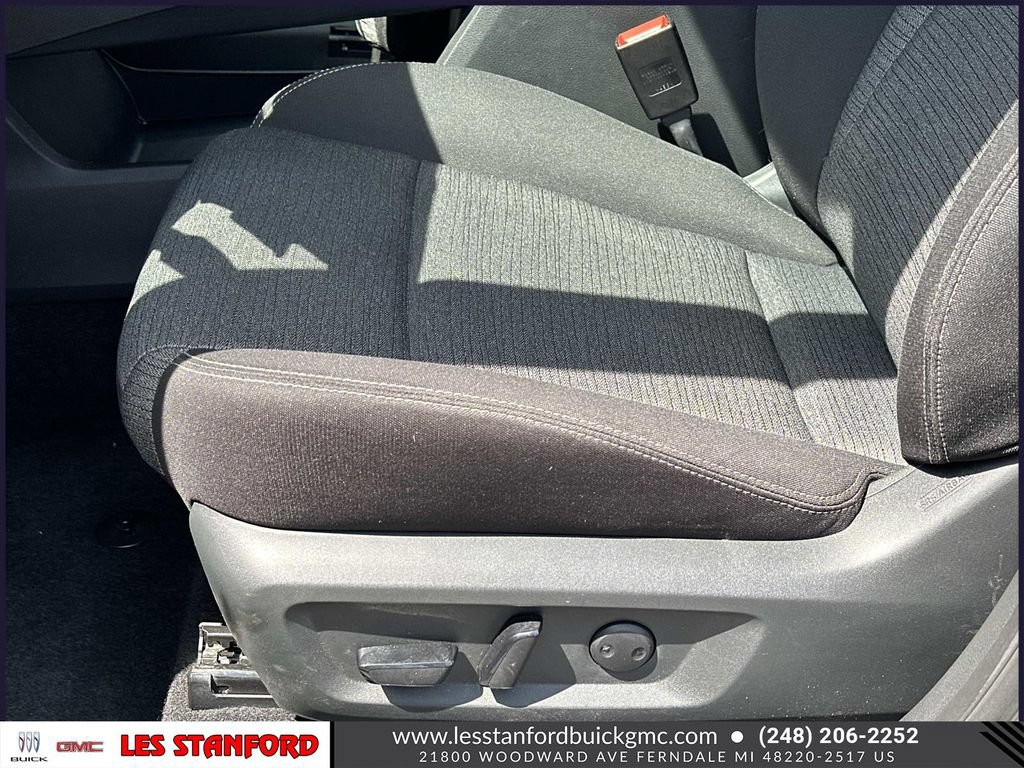 Used 2023 Nissan Rogue SV AWD/4WD image 18