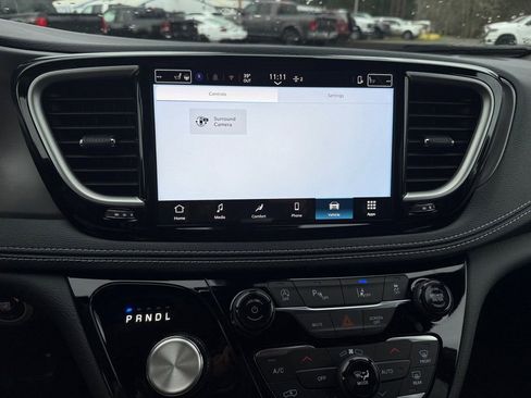 New 2026 Chrysler Pacifica Select image 21