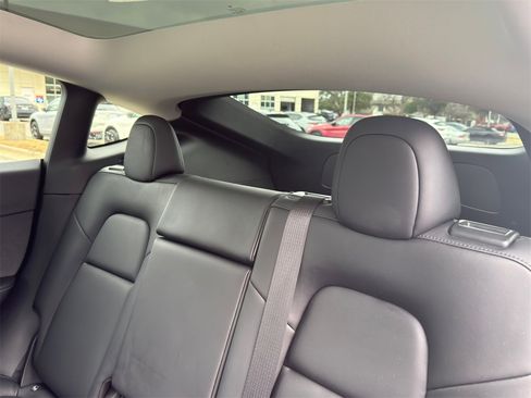 Used 2022 Tesla Model Y Performance image 31