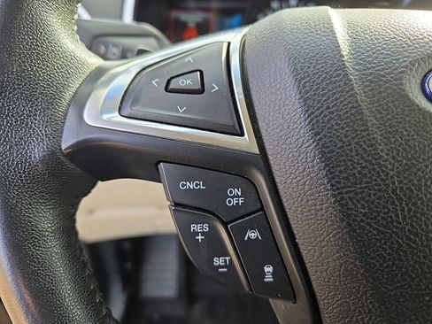 Used 2019 Ford Edge Titanium image 25