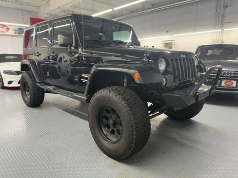 Used 2015 Jeep Wrangler Unlimited Sahara w/ Dual Top Group image 5