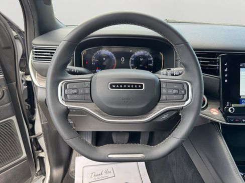 Used 2024 Jeep Wagoneer Series III image 19