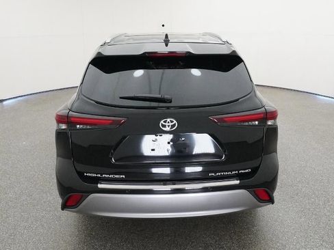 New 2026 Toyota Highlander Platinum image 42