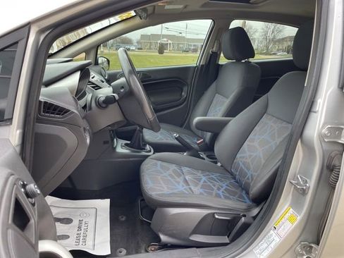 Used 2013 Ford Fiesta SE image 8