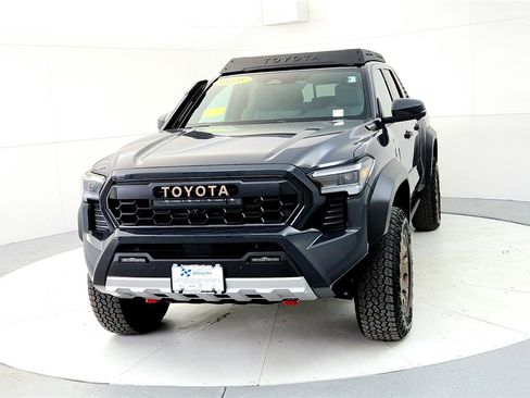 Certified 2025 Toyota Tacoma 4x4 Double Cab Hybrid image 2