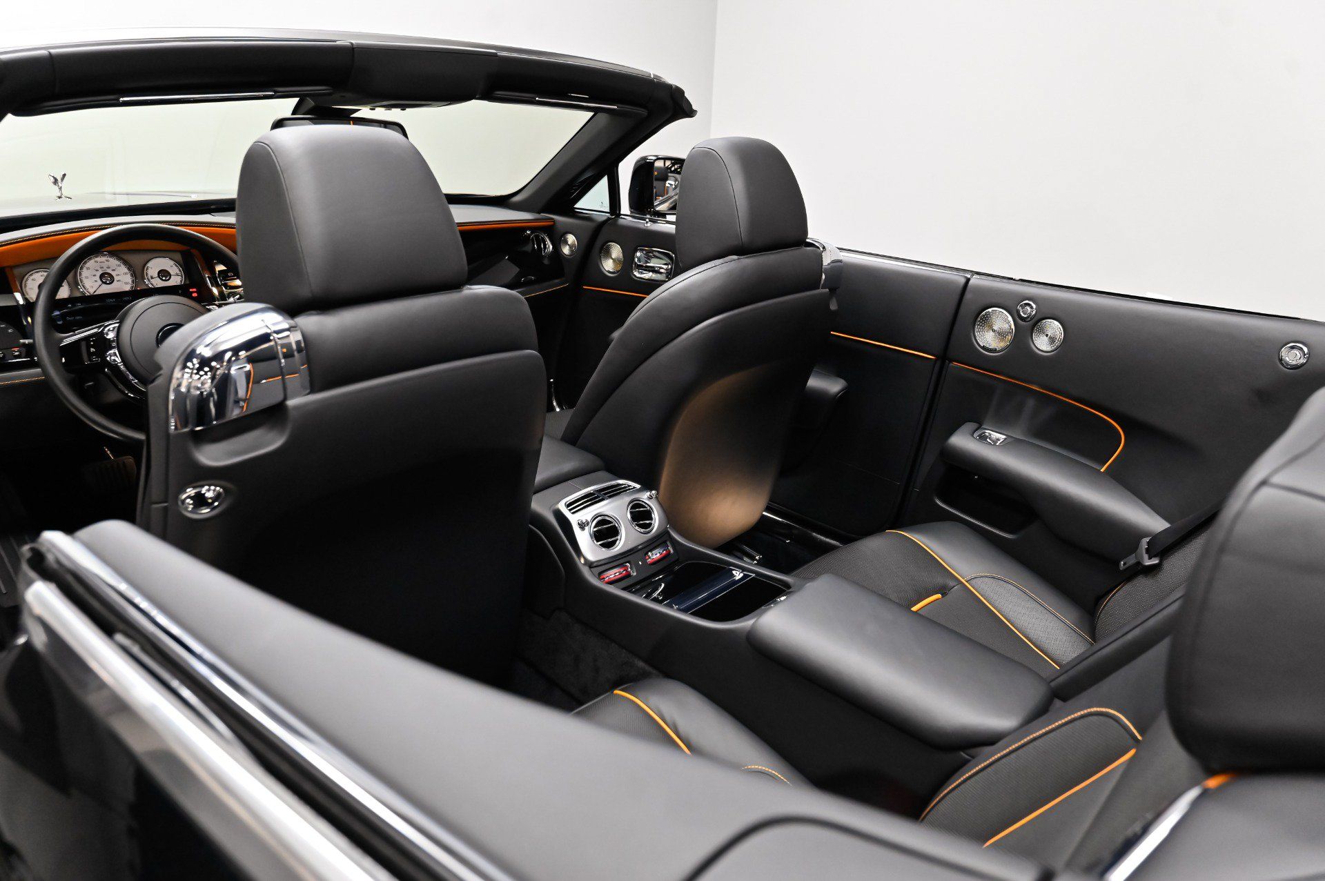 Used 2017 Rolls-Royce Dawn RWD image 38