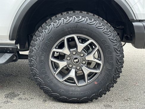 New 2025 Ford Bronco Badlands image 28