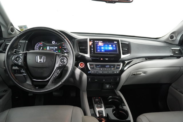 Used 2017 Honda Pilot Touring image 35