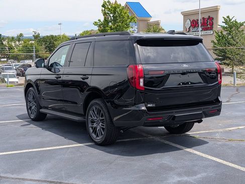 New 2026 Ford Expedition Platinum w/ Stealth Appearance Package AWD/4WD image 4