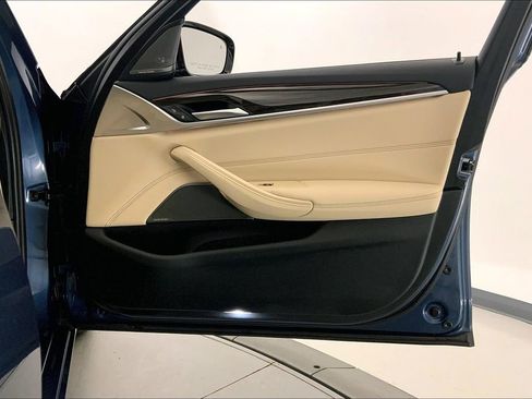 Certified 2023 BMW 530i xDrive w/ Premium Package image 25