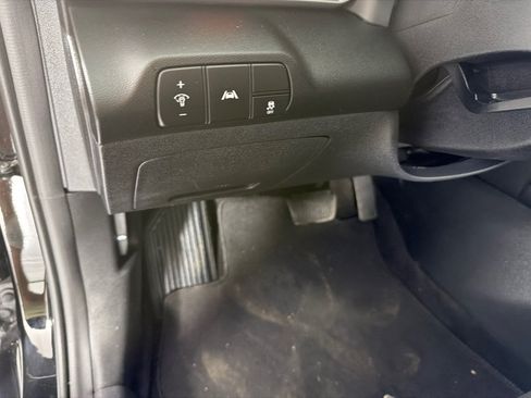 Used 2022 Hyundai Elantra SEL w/ Convenience Package FWD image 11