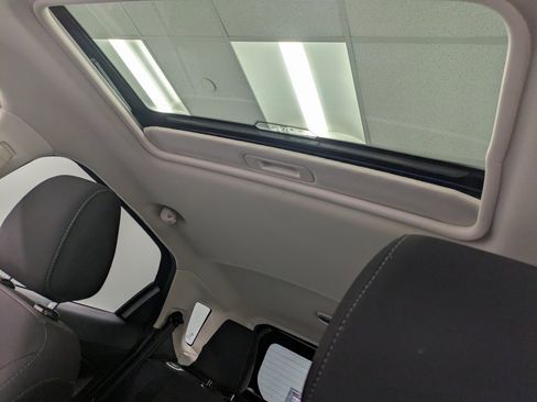 Used 2021 Ford EcoSport SE w/ SE Convenience Package image 21