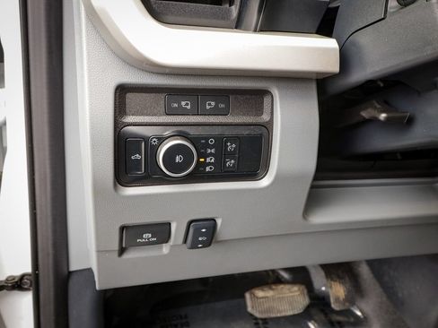 Used 2024 Ford F250 XLT w/ FX4 Off-Road Package AWD/4WD image 21