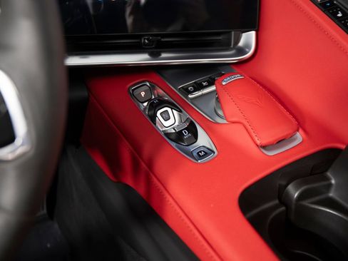 Used 2021 Chevrolet Corvette Stingray Preferred Cpe w/ Engine Appearance Package RWD image 33