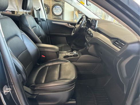 Used 2022 Ford Escape SEL w/ Technology Package AWD/4WD image 34
