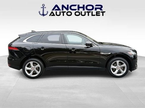 Used 2019 Jaguar F-PACE Premium image 9