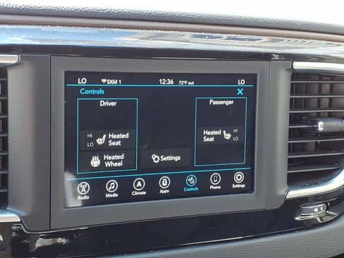 Used 2019 Chrysler Pacifica Touring-L image 18