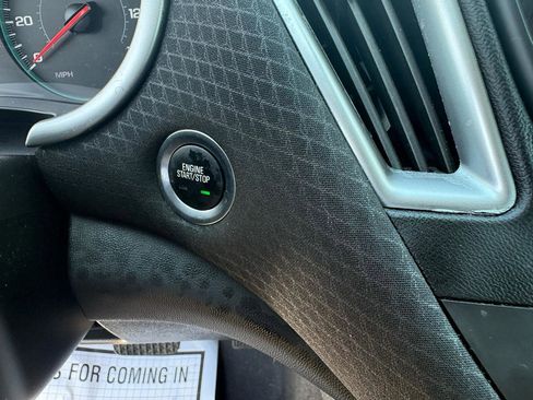 Used 2025 Chevrolet Malibu RS image 29