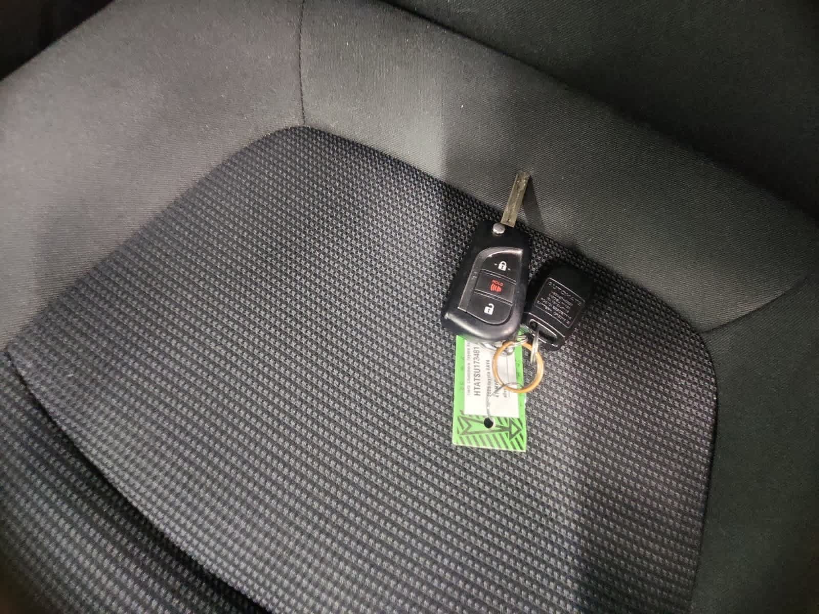 Used 2025 Toyota RAV4 LE AWD/4WD image 9