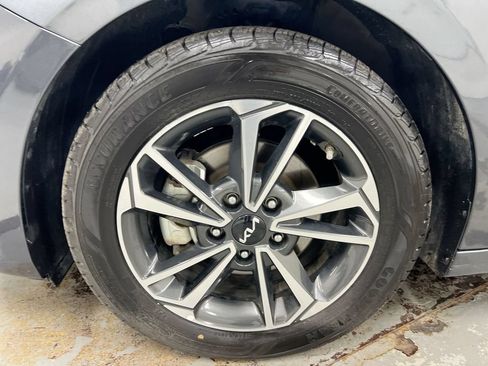 Used 2024 Kia Forte LXS FWD image 26