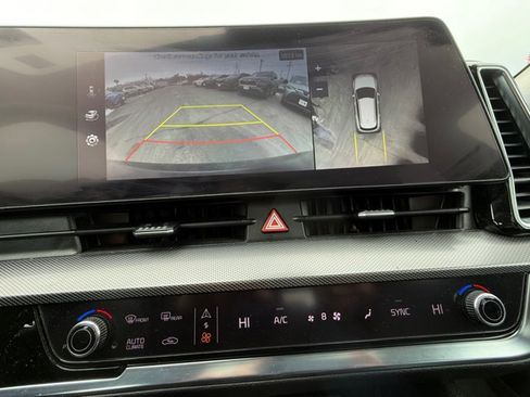 Used 2024 Kia Sportage SX image 23