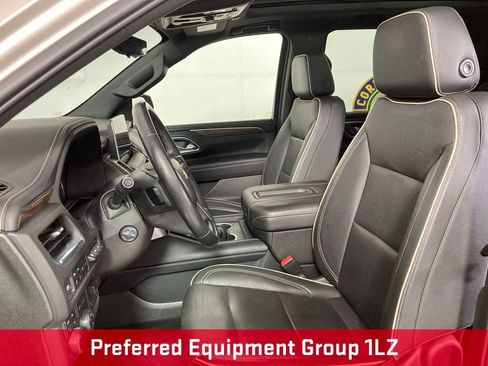 Used 2021 Chevrolet Tahoe Premier w/ Premium Package AWD/4WD image 11