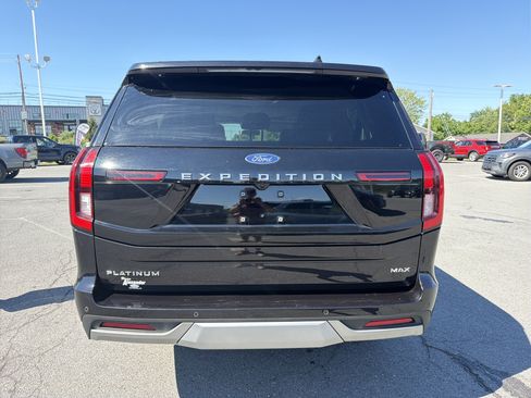 Certified 2025 Ford Expedition Max Platinum w/ Driver's Package AWD/4WD image 4