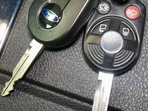 Used 2010 Ford Mustang GT image 27