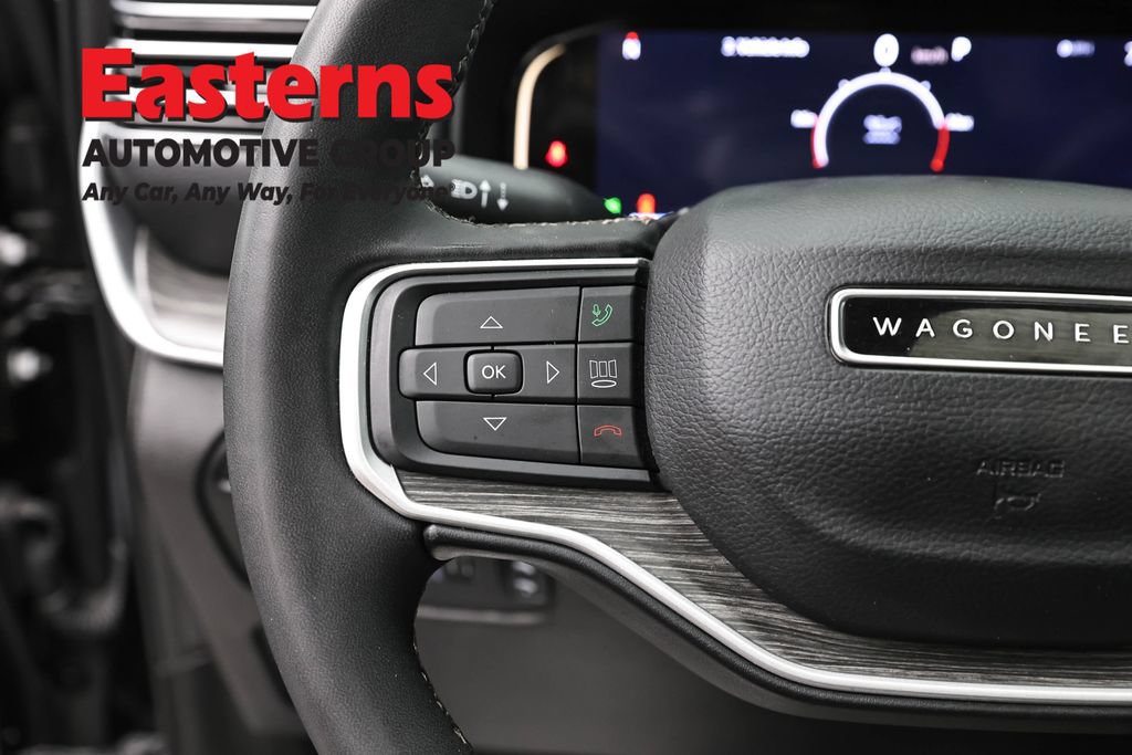 Used 2024 Jeep Wagoneer Series III w/ Premium Group I AWD/4WD image 16