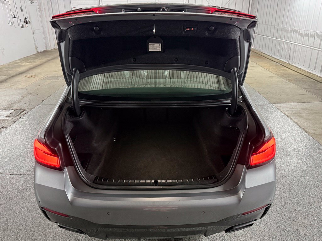 Used 2023 BMW M550i xDrive w/ Executive Package AWD/4WD image 46