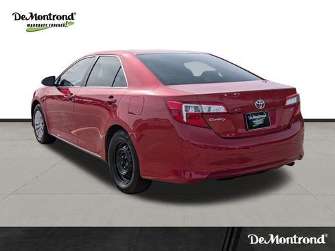 Used 2014 Toyota Camry LE image 7