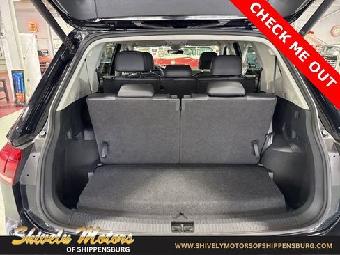 Used 2024 Volkswagen Tiguan SE image 32