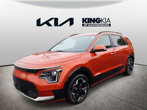 Certified 2023 Kia Niro Wind w/ Wind Preserve Package FWD image 8