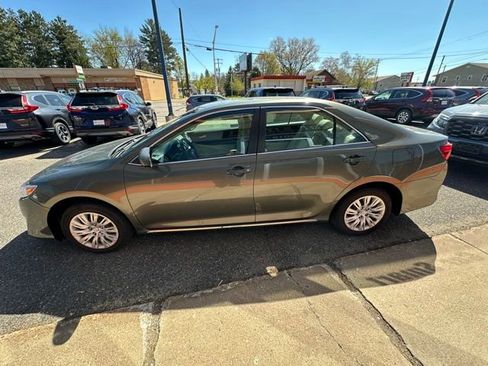 Used 2013 Toyota Camry LE FWD image 4