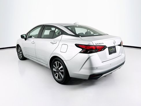 Used 2025 Nissan Versa SV FWD image 5