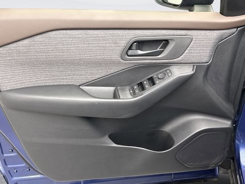 Used 2023 Nissan Rogue S image 9