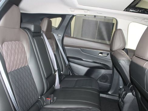 Used 2025 Nissan Murano Platinum w/ Cargo Package AWD/4WD image 36